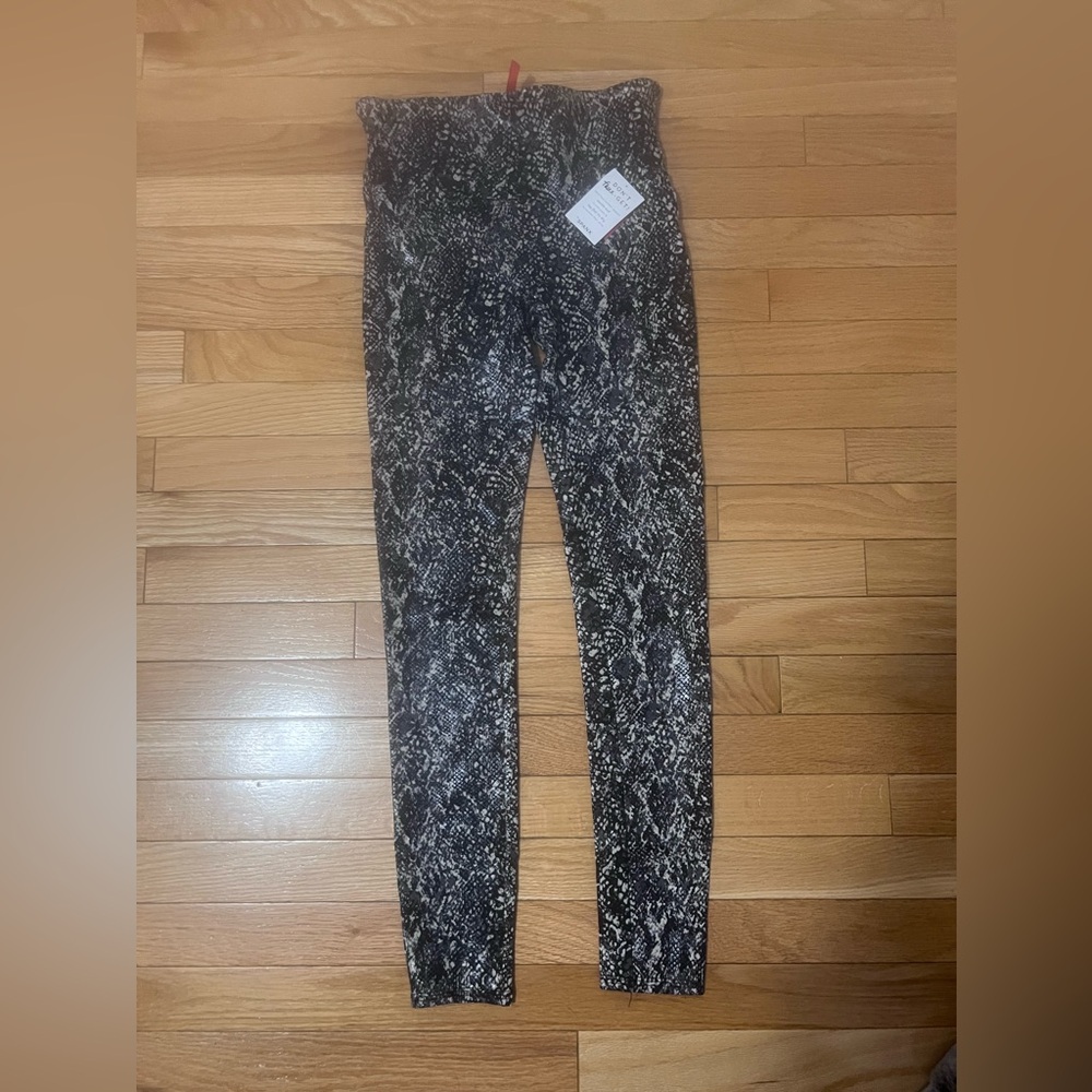 Snakeskin Print Leggings